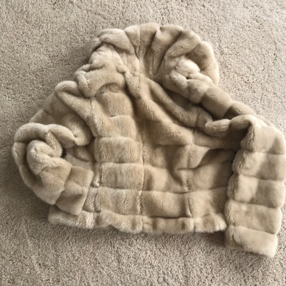 Faux fur cropped coat by Ideology size Small - Picture 4 of 4